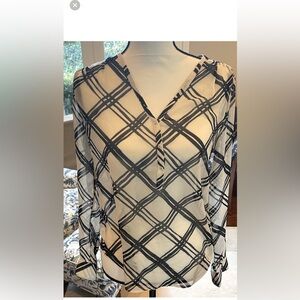 NWT! Banana Republic Sheer long Sleeve Blouse Size XS